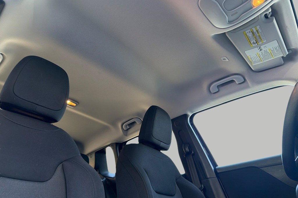 Thumbnail: 2019 Jeep Renegade - 23