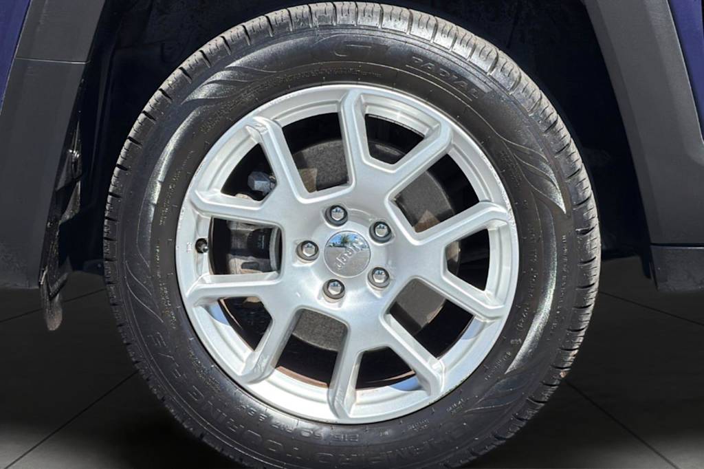 Thumbnail: 2019 Jeep Renegade - 8