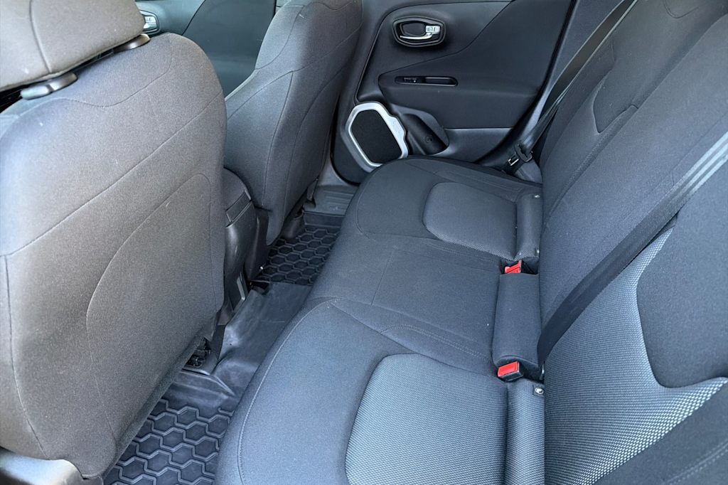 Thumbnail: 2019 Jeep Renegade - 10