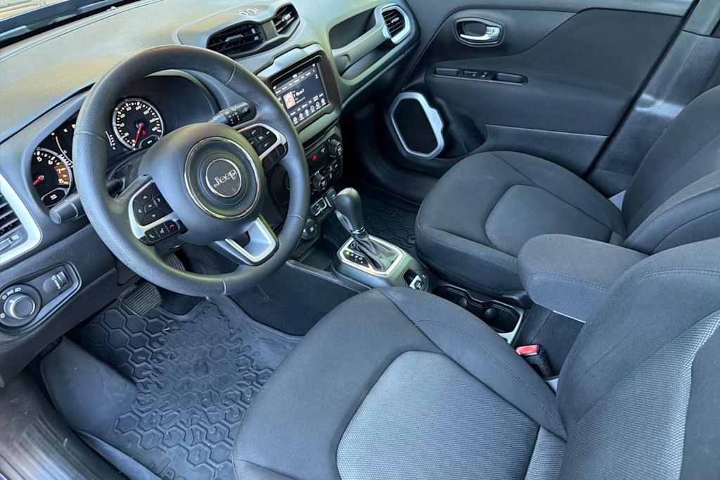 Thumbnail: 2019 Jeep Renegade - 9