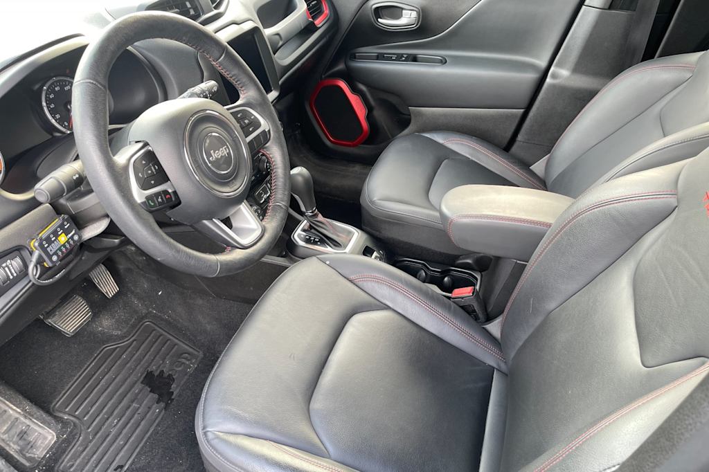 Thumbnail: 2023 Jeep Renegade - 9