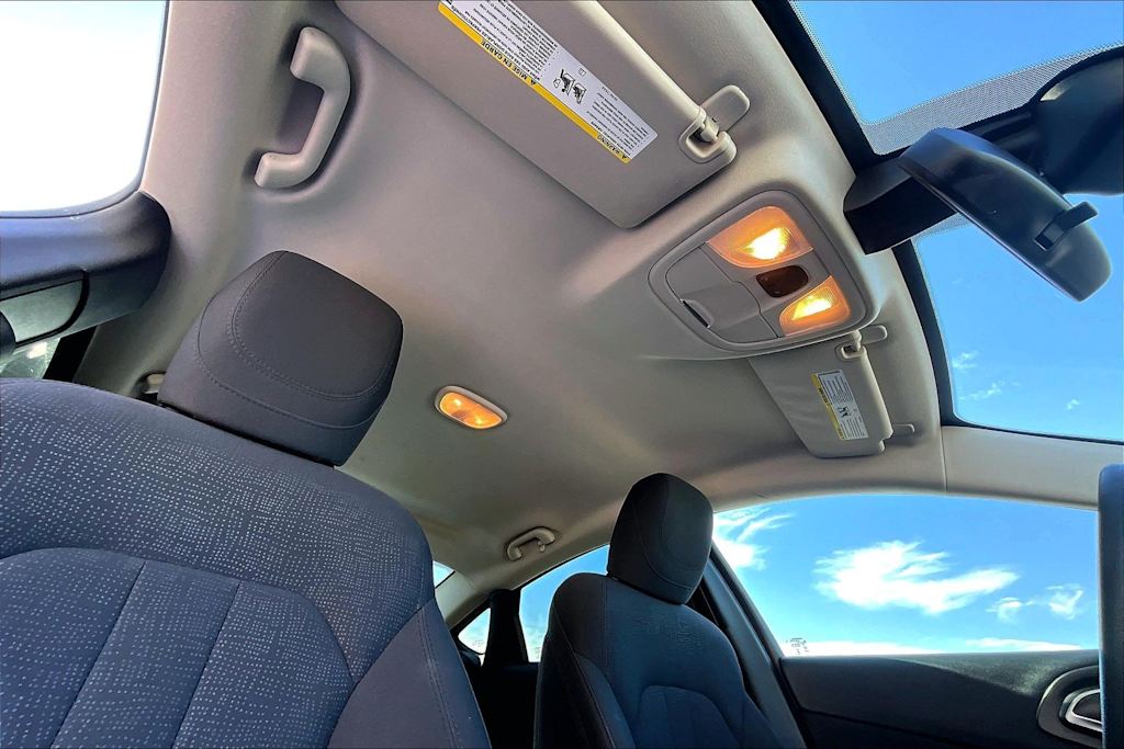 Thumbnail: 2016 Chrysler 200 - 30