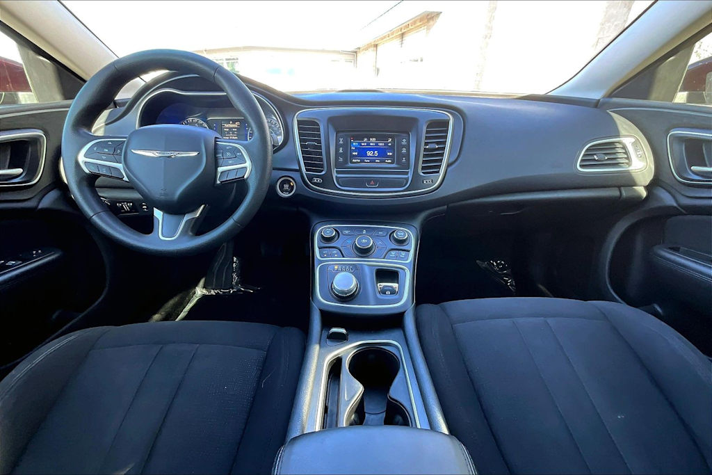 Thumbnail: 2016 Chrysler 200 - 10
