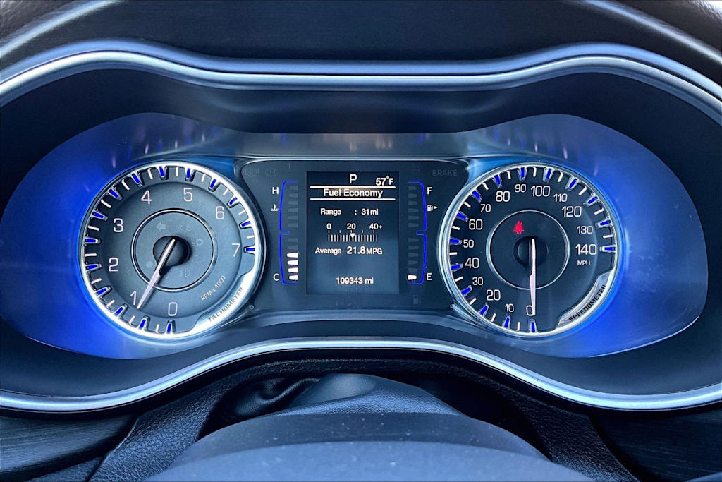 Thumbnail: 2016 Chrysler 200 - 18