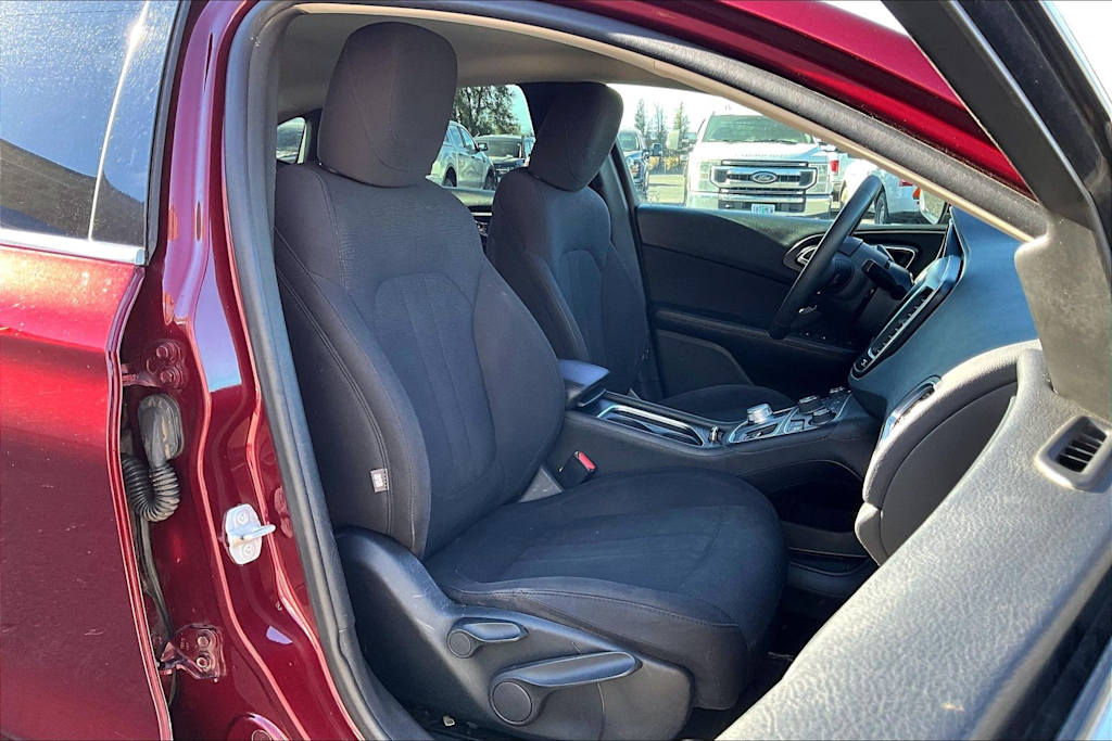 Thumbnail: 2016 Chrysler 200 - 12