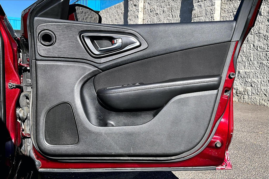 Thumbnail: 2016 Chrysler 200 - 28
