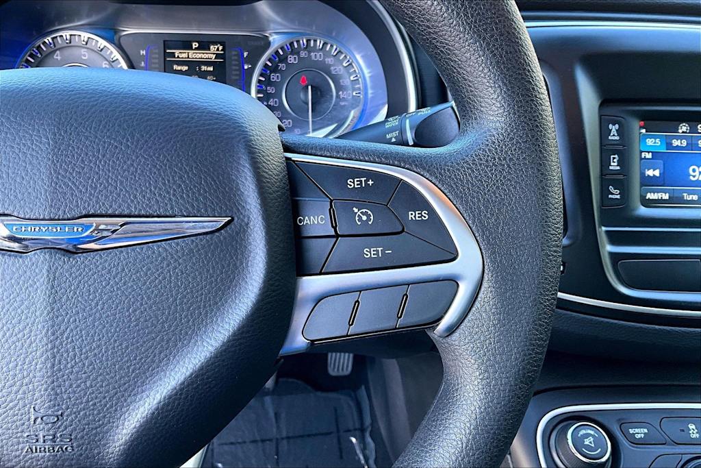 Thumbnail: 2016 Chrysler 200 - 26