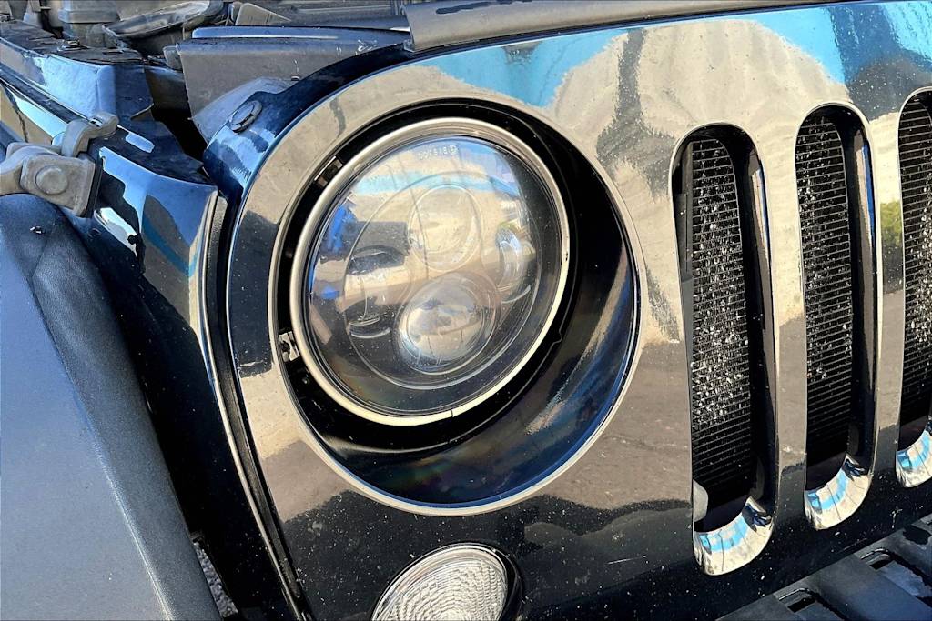 Thumbnail: 2015 Jeep Wrangler - 31