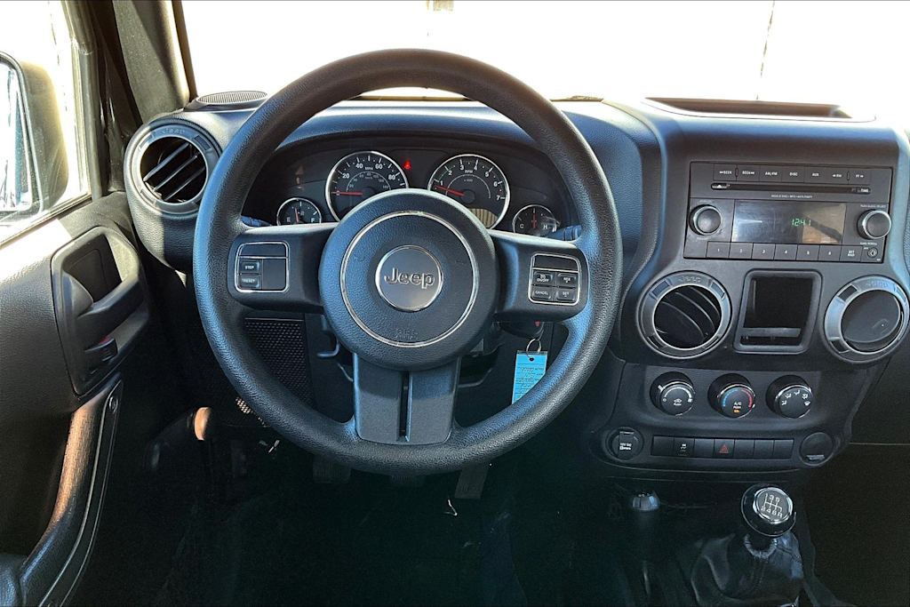 Thumbnail: 2015 Jeep Wrangler - 14