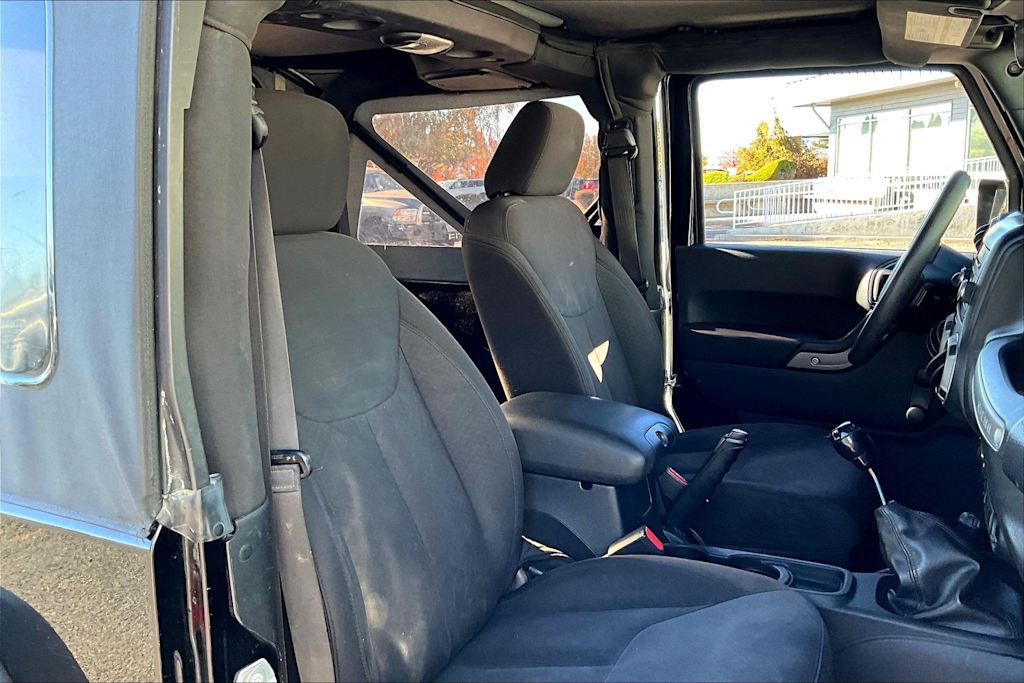 Thumbnail: 2015 Jeep Wrangler - 12