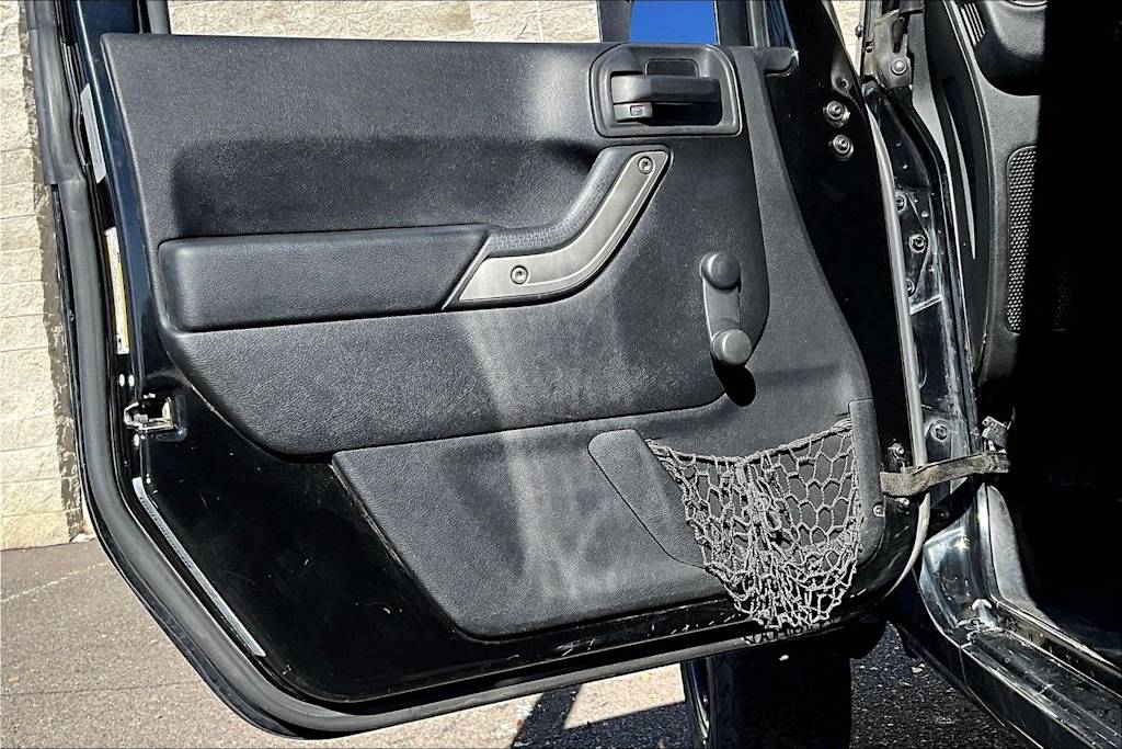 Thumbnail: 2015 Jeep Wrangler - 27