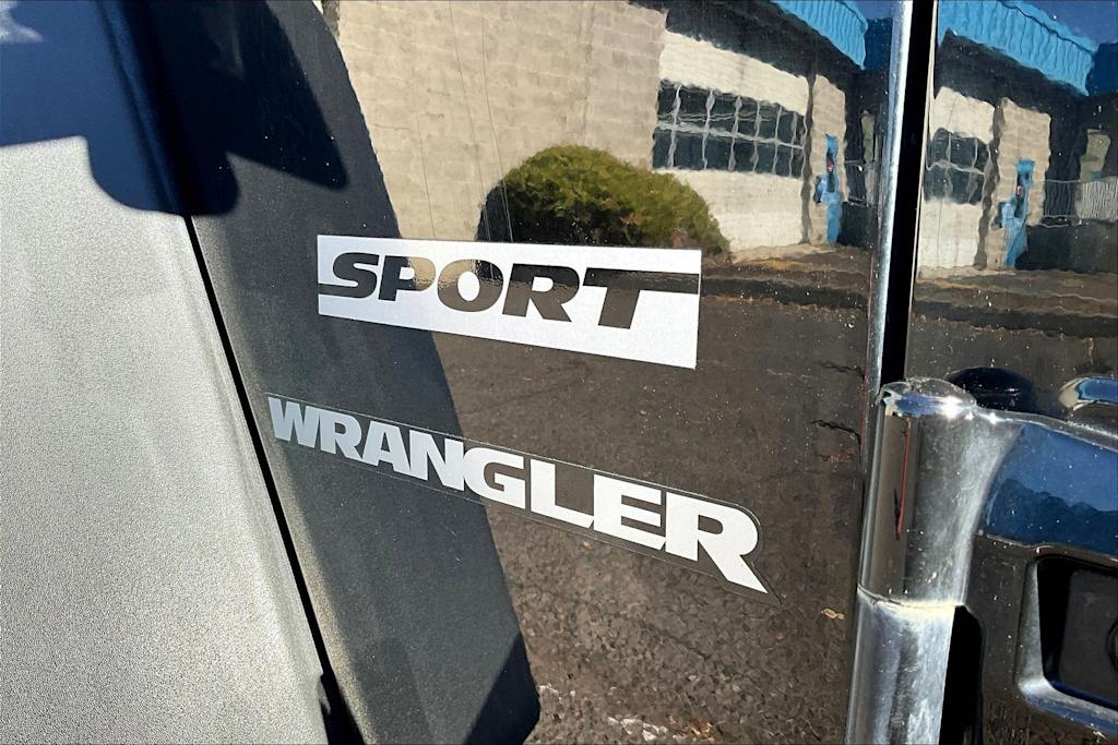 Thumbnail: 2015 Jeep Wrangler - 7