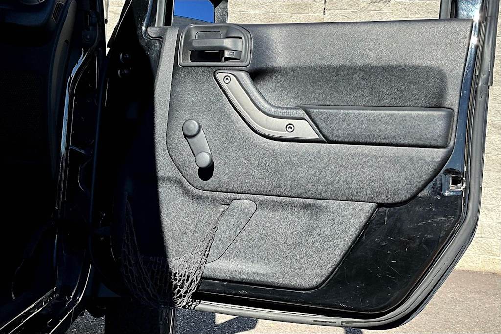 Thumbnail: 2015 Jeep Wrangler - 28