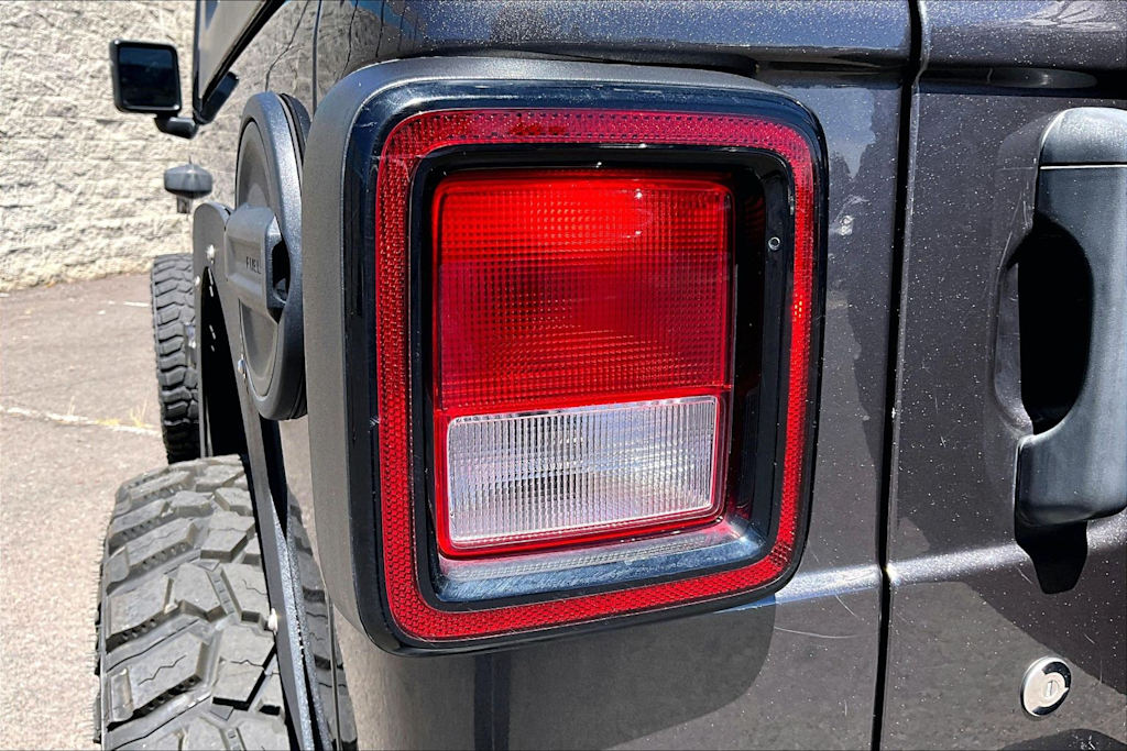Thumbnail: 2020 Jeep Wrangler - 32