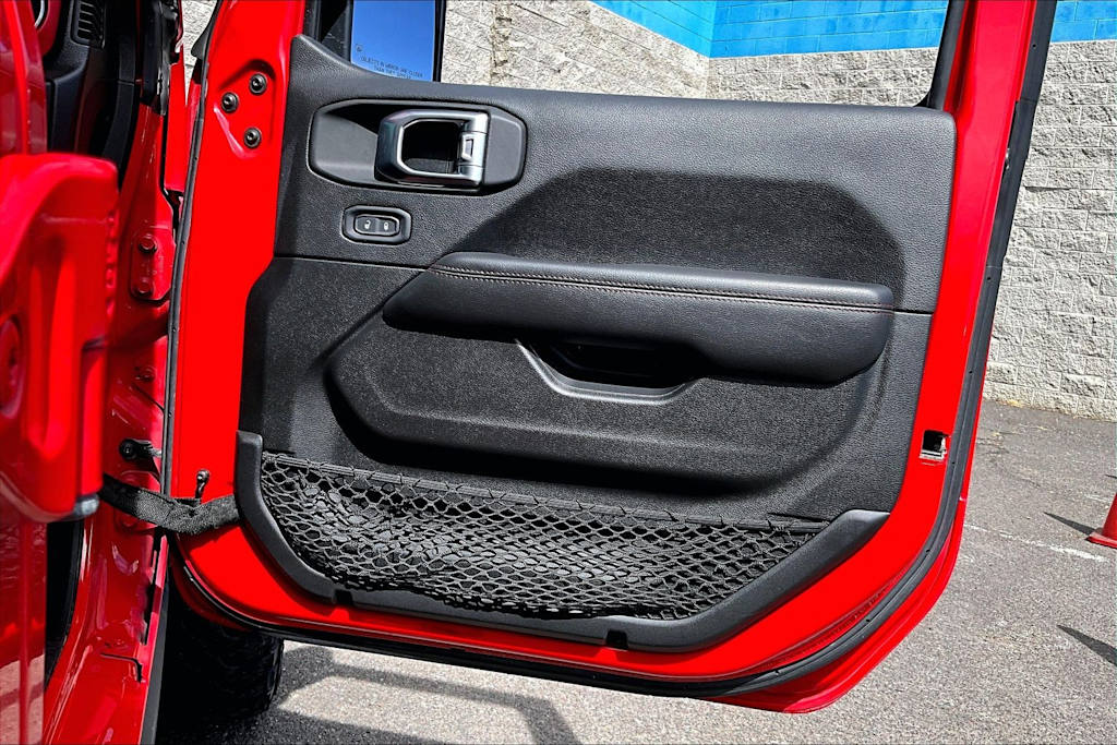 Thumbnail: 2020 Jeep Wrangler - 29