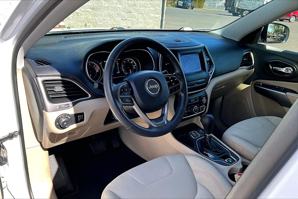 Thumbnail: 2019 Jeep Cherokee - 2
