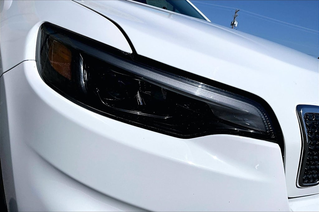 Thumbnail: 2019 Jeep Cherokee - 31