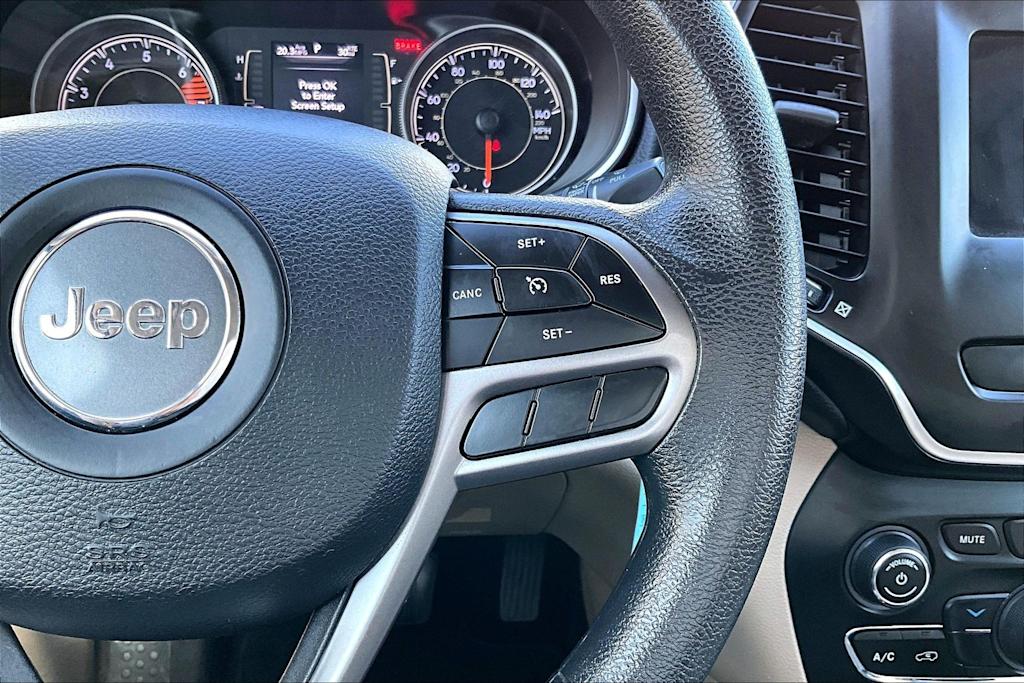 Thumbnail: 2019 Jeep Cherokee - 26