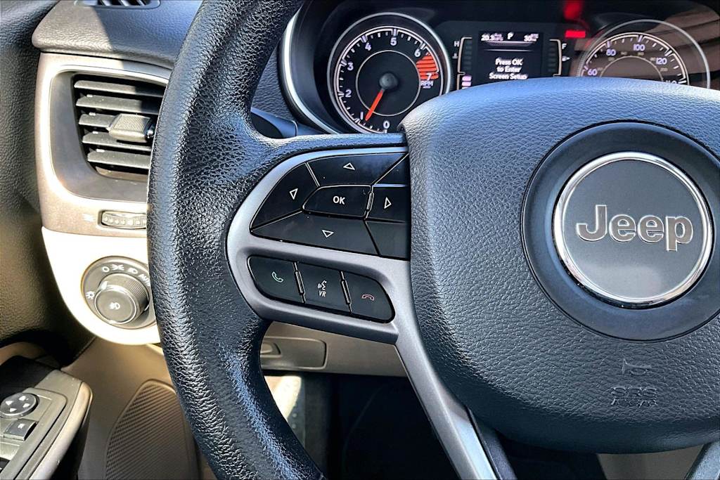 Thumbnail: 2019 Jeep Cherokee - 25