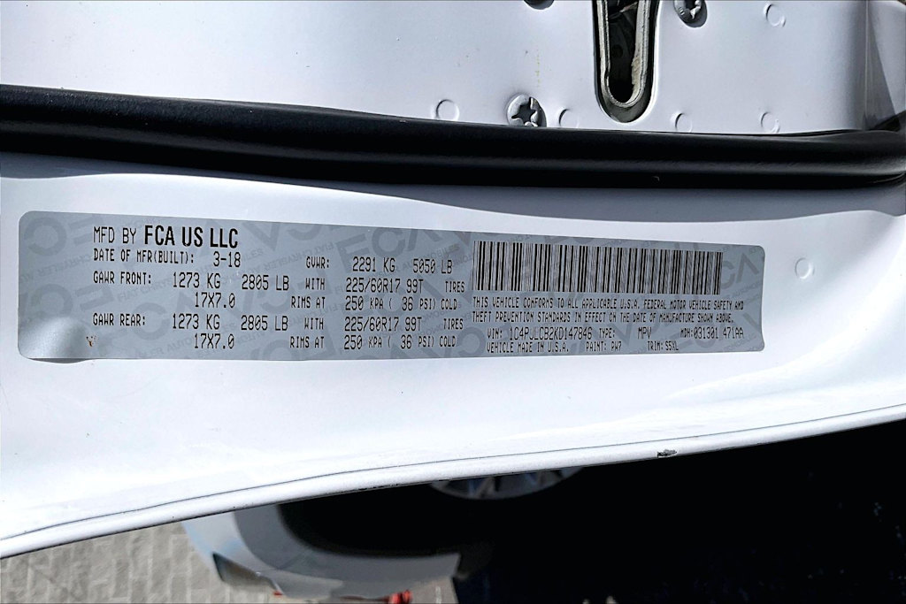 Thumbnail: 2019 Jeep Cherokee - 21