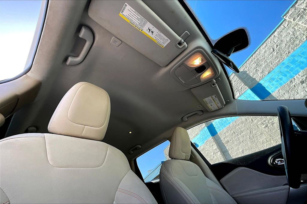 Thumbnail: 2019 Jeep Cherokee - 30