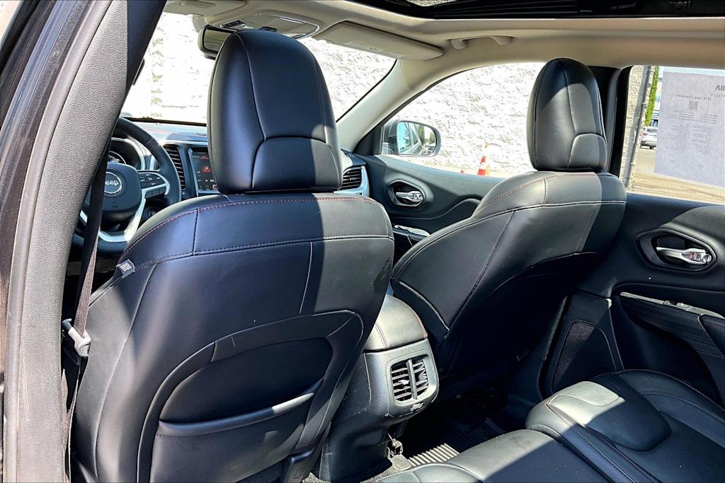 Thumbnail: 2016 Jeep Cherokee - 13