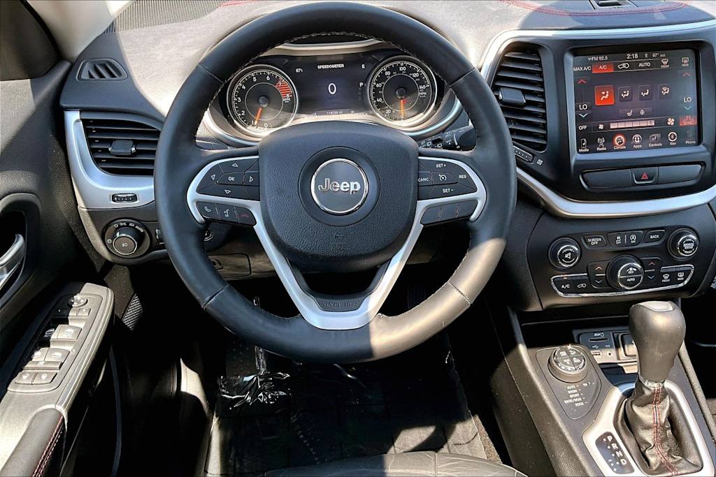 Thumbnail: 2016 Jeep Cherokee - 14