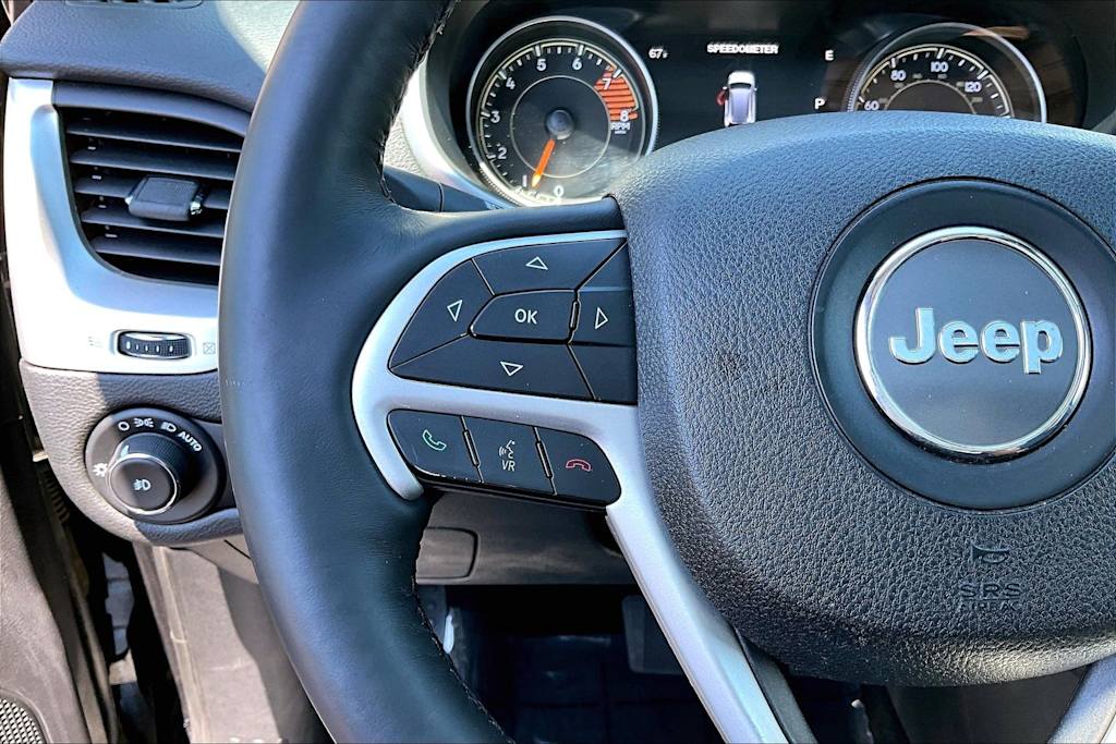 Thumbnail: 2016 Jeep Cherokee - 24