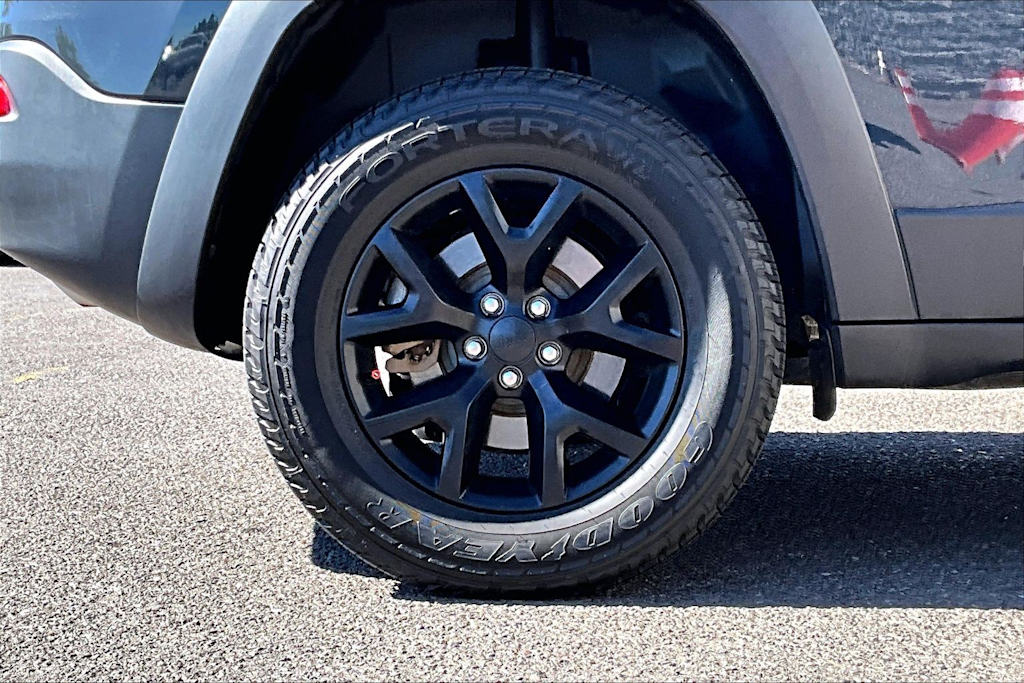 Thumbnail: 2018 Jeep Cherokee - 36