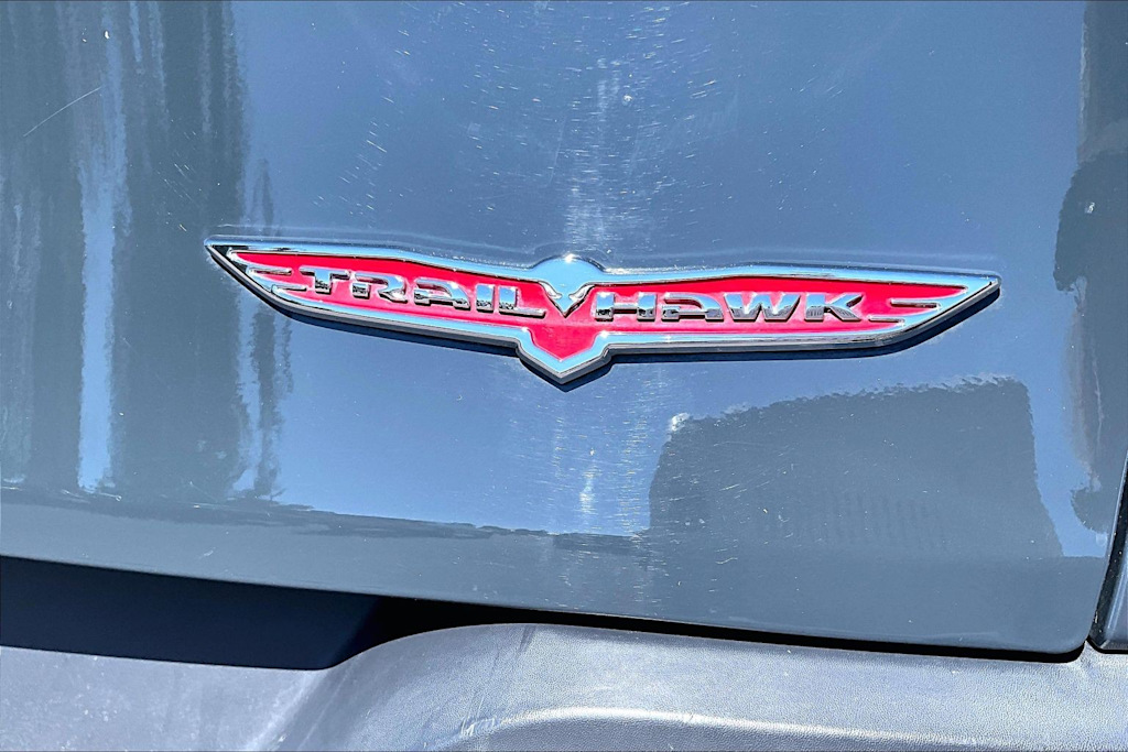 Thumbnail: 2018 Jeep Cherokee - 7