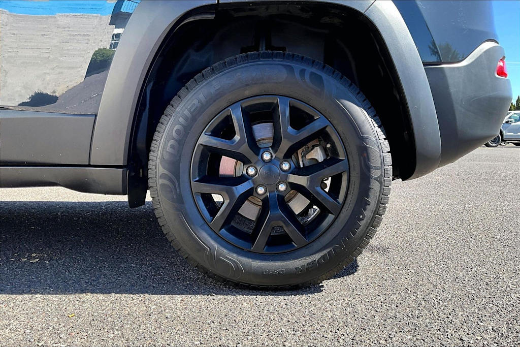 Thumbnail: 2018 Jeep Cherokee - 35