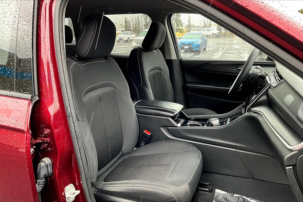 Thumbnail: 2023 Jeep Grand Cherokee - 21