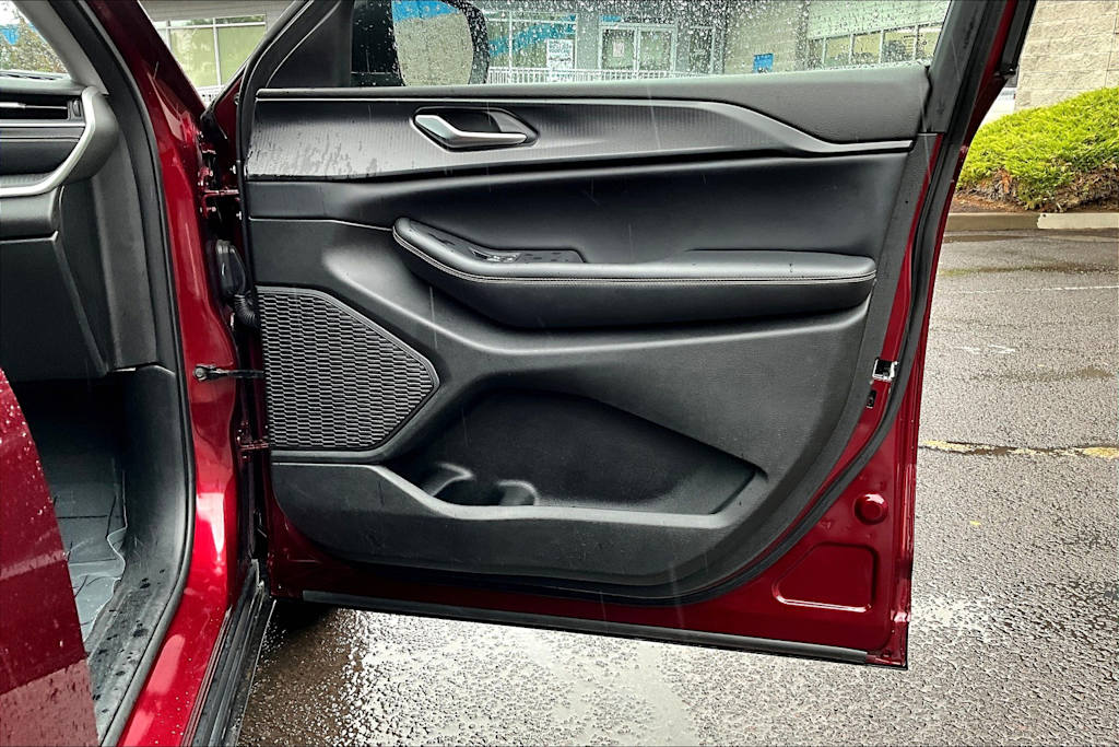 Thumbnail: 2023 Jeep Grand Cherokee - 29