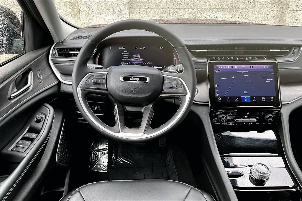 Thumbnail: 2023 Jeep Grand Cherokee - 14