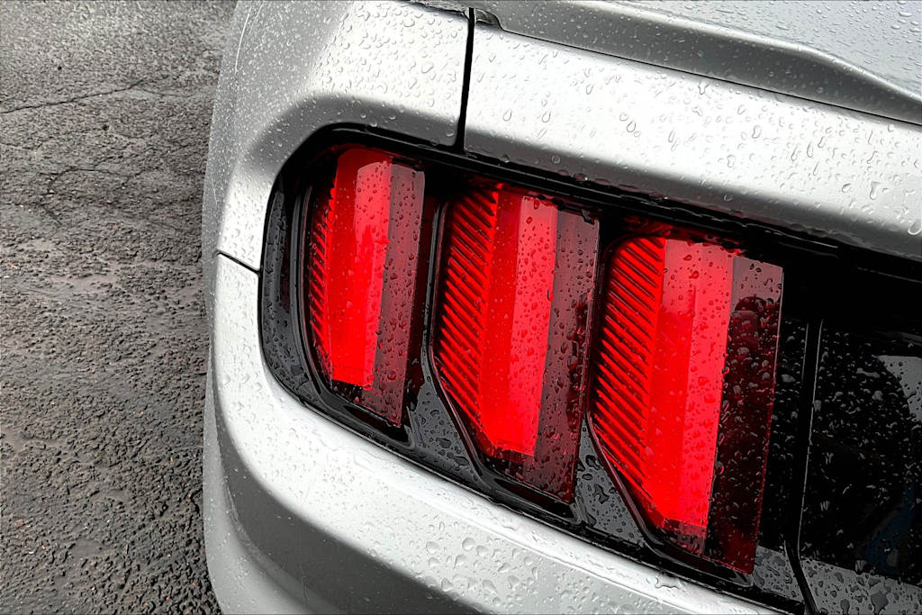 2016 Ford Mustang GT Premium 28