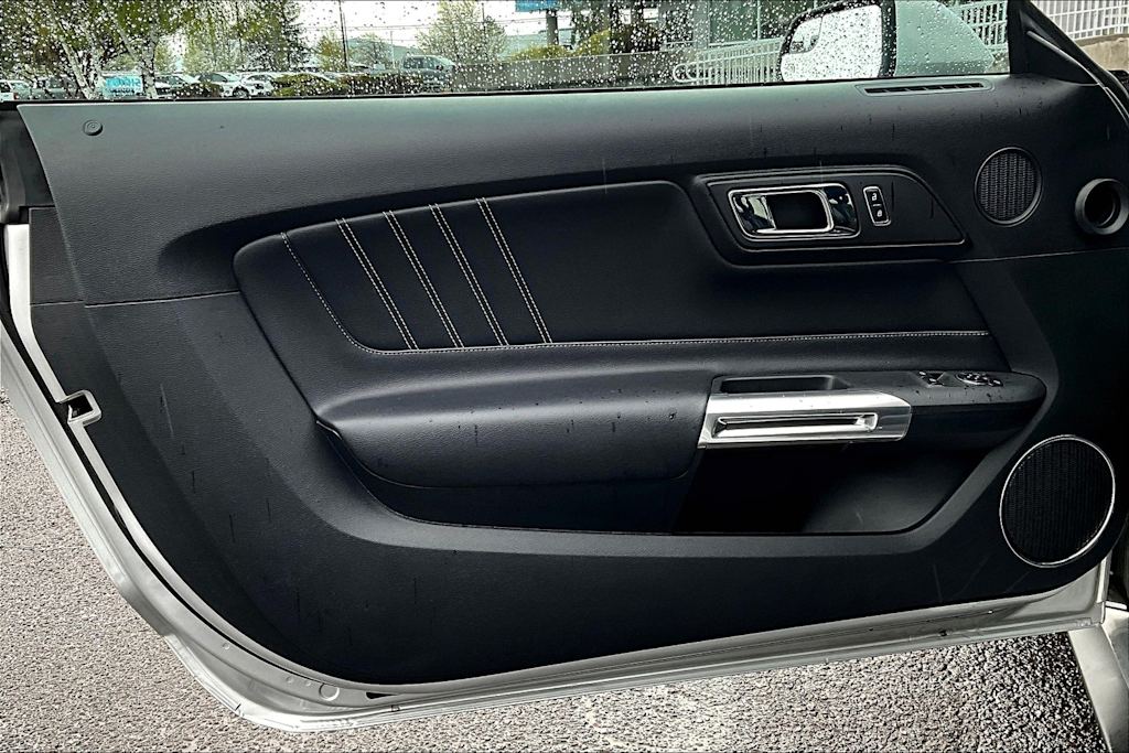2016 Ford Mustang GT Premium 24