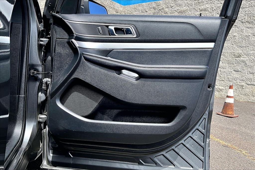 Thumbnail: 2017 Ford Explorer - 28