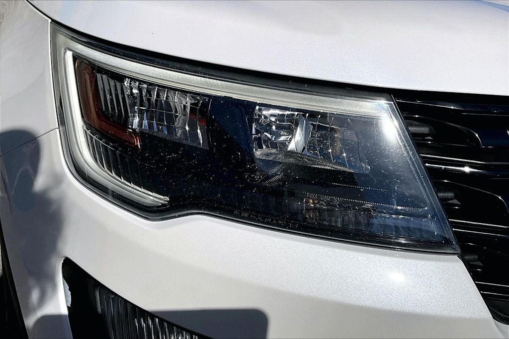 Thumbnail: 2017 Ford Explorer - 31