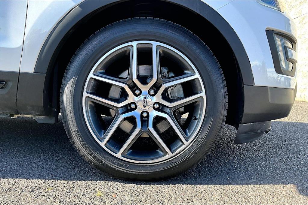 Thumbnail: 2017 Ford Explorer - 34