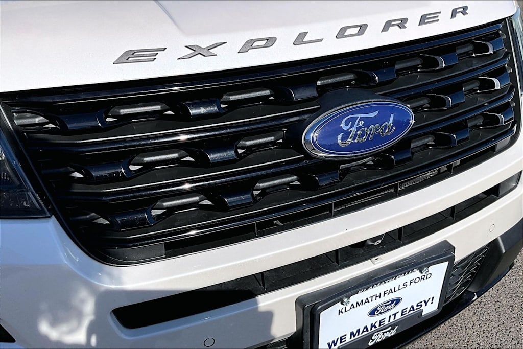 Thumbnail: 2017 Ford Explorer - 33