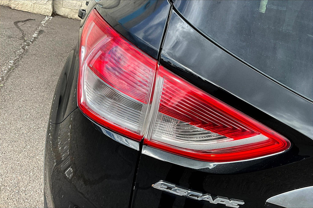 2013 Ford Escape SEL 32