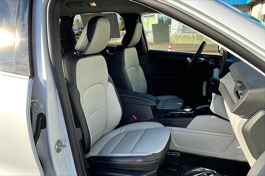 2025 Ford Escape Platinum 21