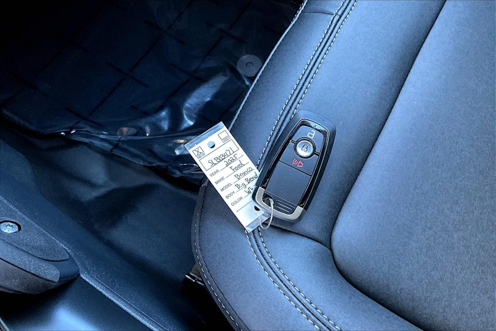 Thumbnail: 2025 Ford Bronco - 15