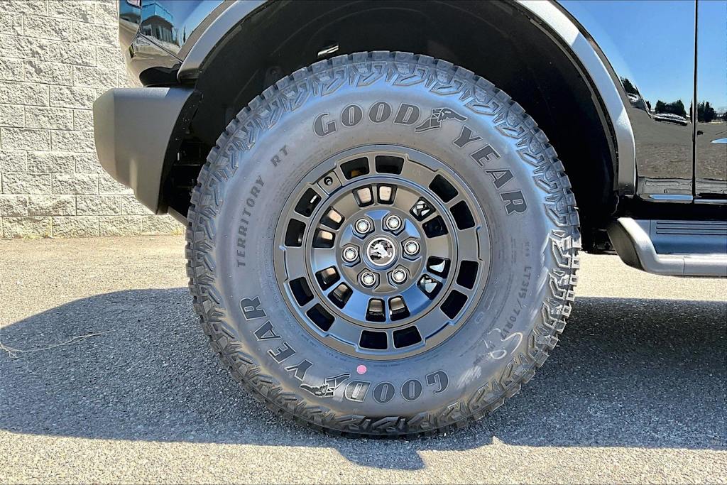 Thumbnail: 2026 Ford Bronco - 8