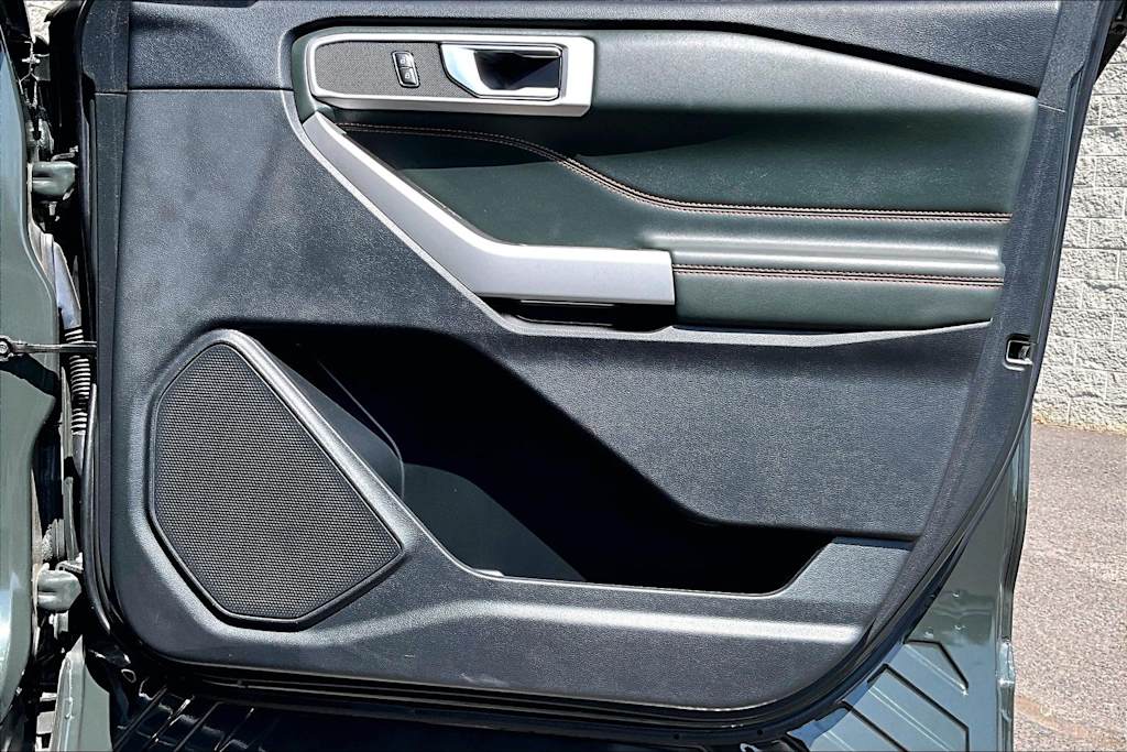 Thumbnail: 2022 Ford Explorer - 28