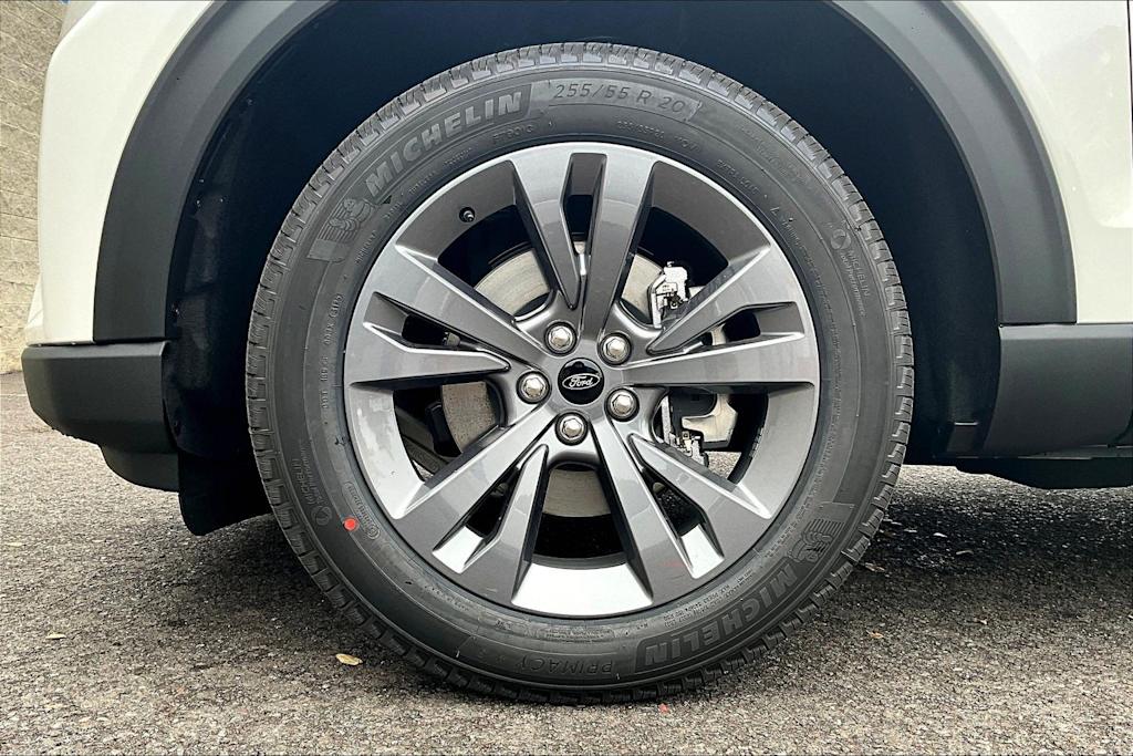 Thumbnail: 2026 Ford Explorer - 8