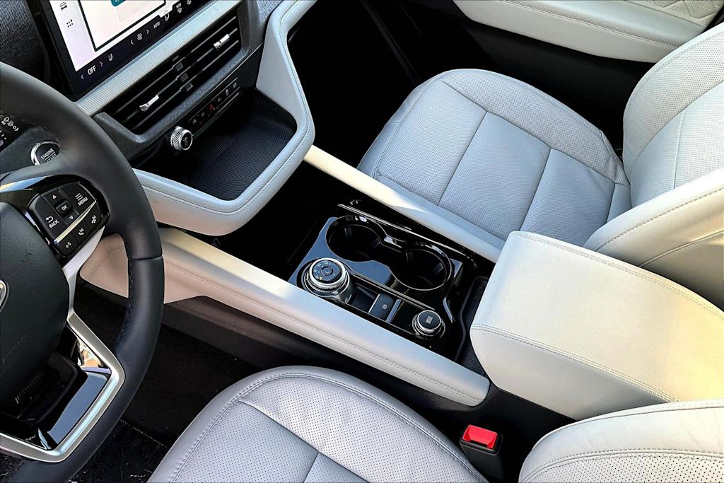 Thumbnail: 2026 Ford Explorer - 15