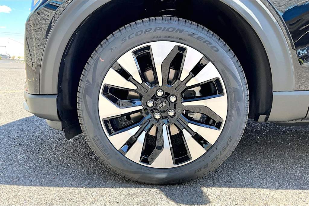 Thumbnail: 2026 Ford Explorer - 8
