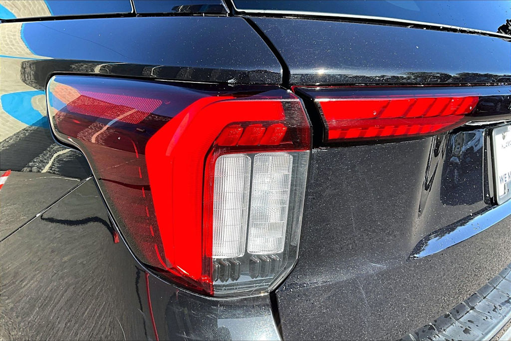 Thumbnail: 2025 Ford Explorer - 32