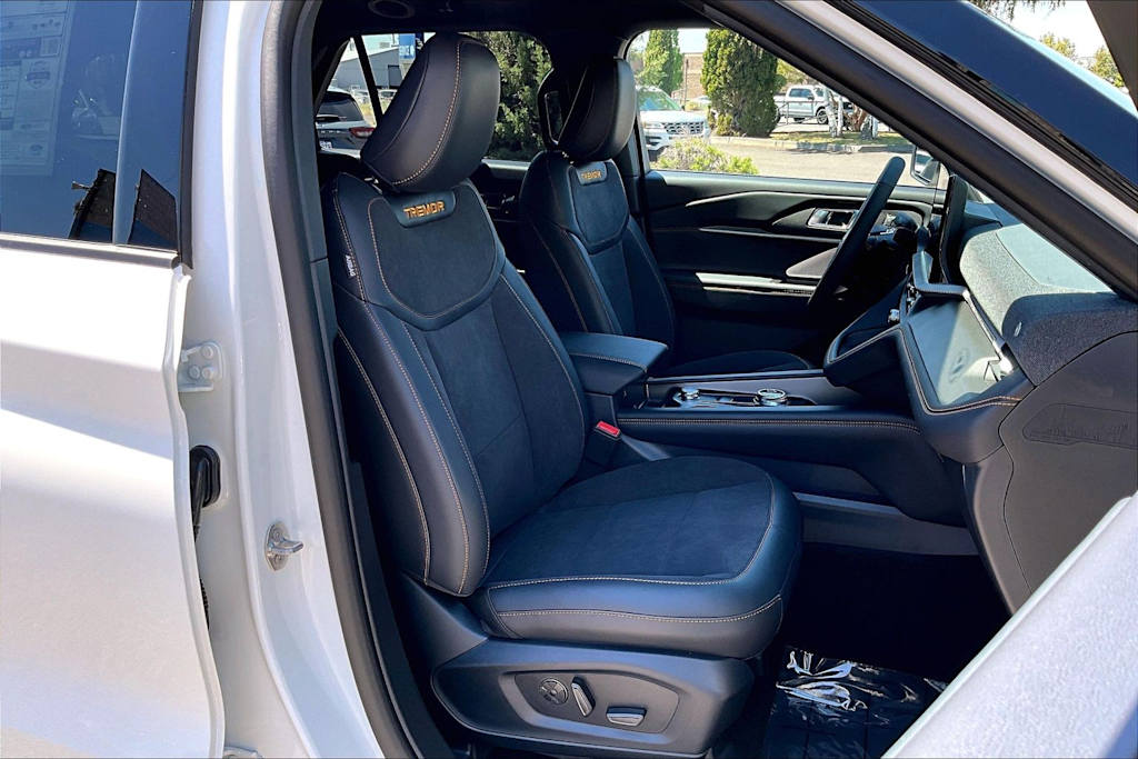 Thumbnail: 2026 Ford Explorer - 12